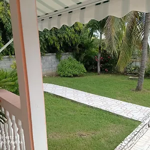 loue-f2-dans-maison-a-saint-francois.comcaribbean.com/